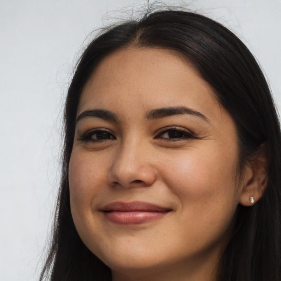 Portraitfoto von Nail-Art-Spezialistin Lioba Schilling